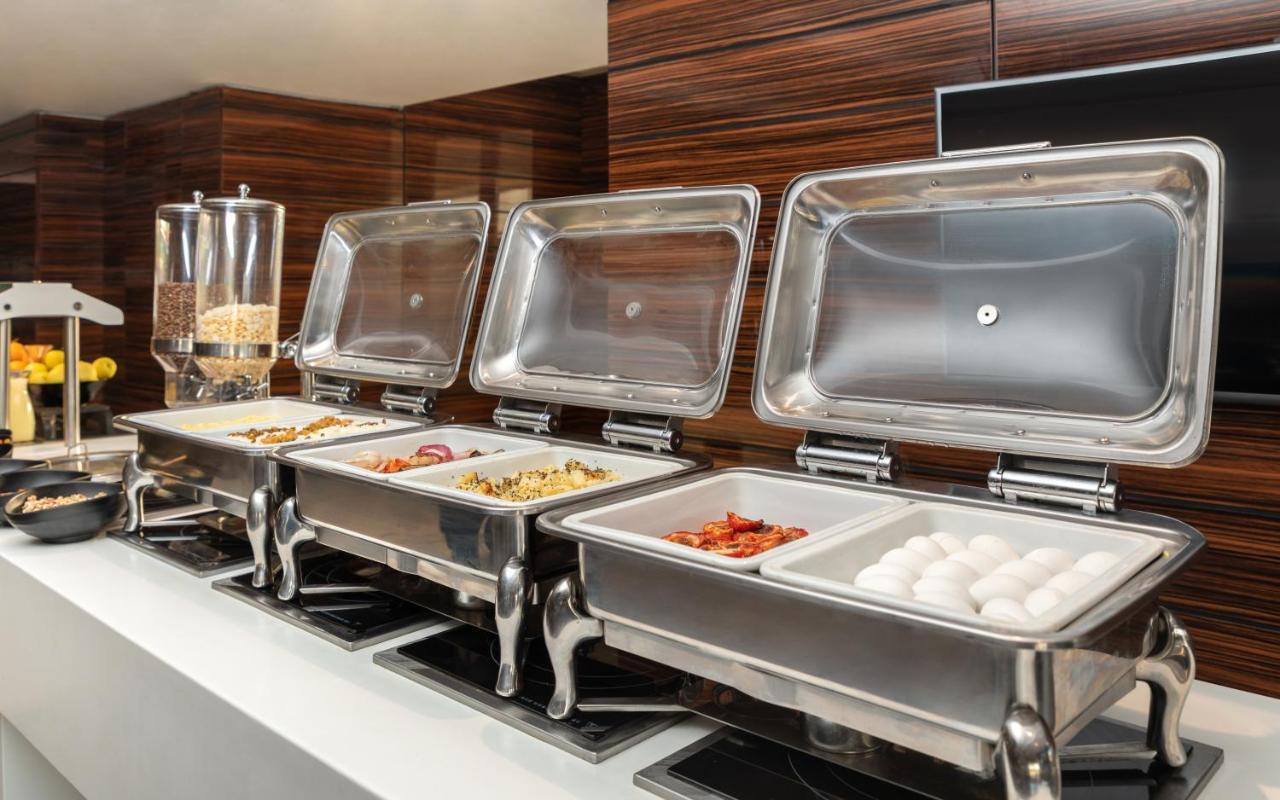 โรงแรมโมเวนพิค สแฟกซ์ Sfax ภายนอก รูปภาพ A chafing dish
