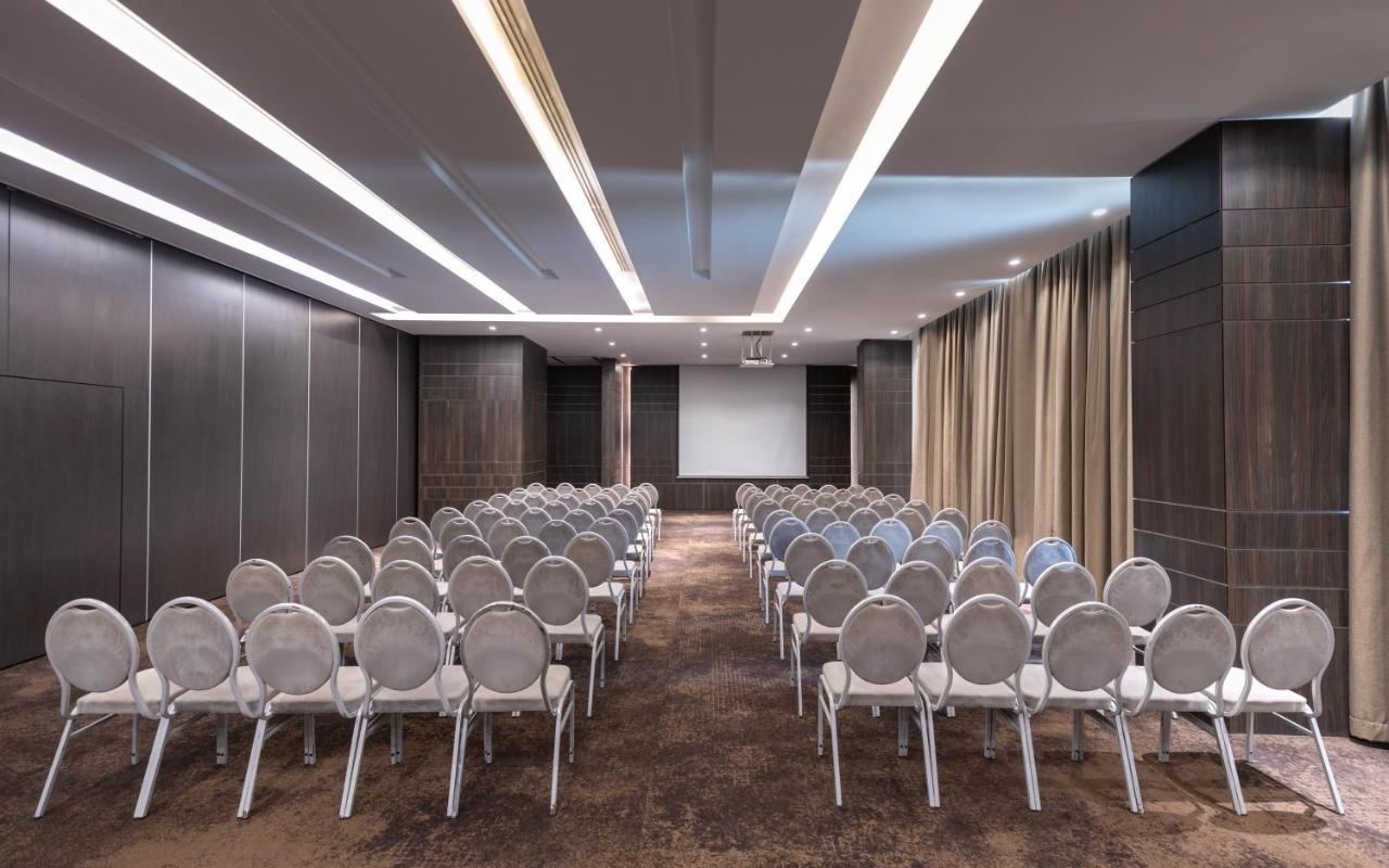 โรงแรมโมเวนพิค สแฟกซ์ Sfax ภายนอก รูปภาพ Meeting room