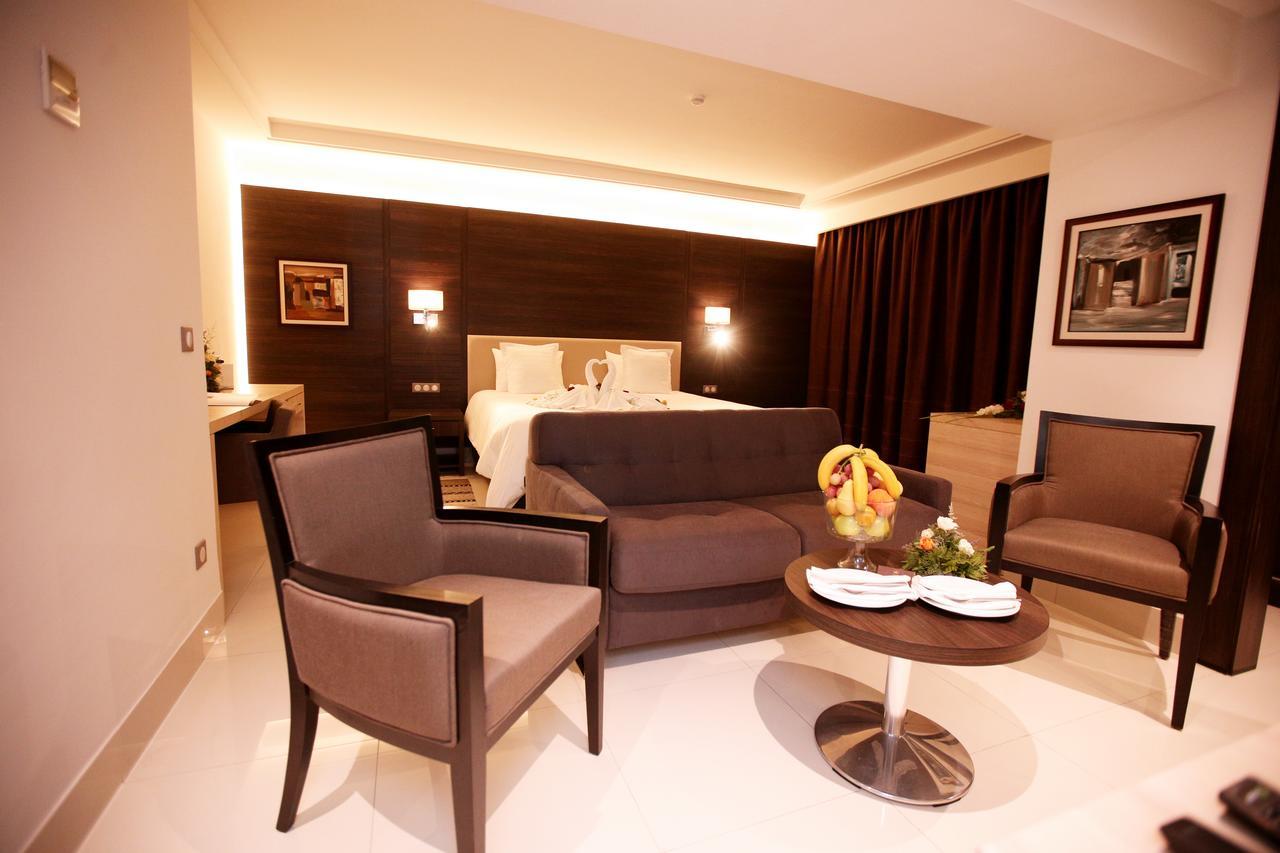 โรงแรมโมเวนพิค สแฟกซ์ Sfax ภายนอก รูปภาพ A suite at the hotel