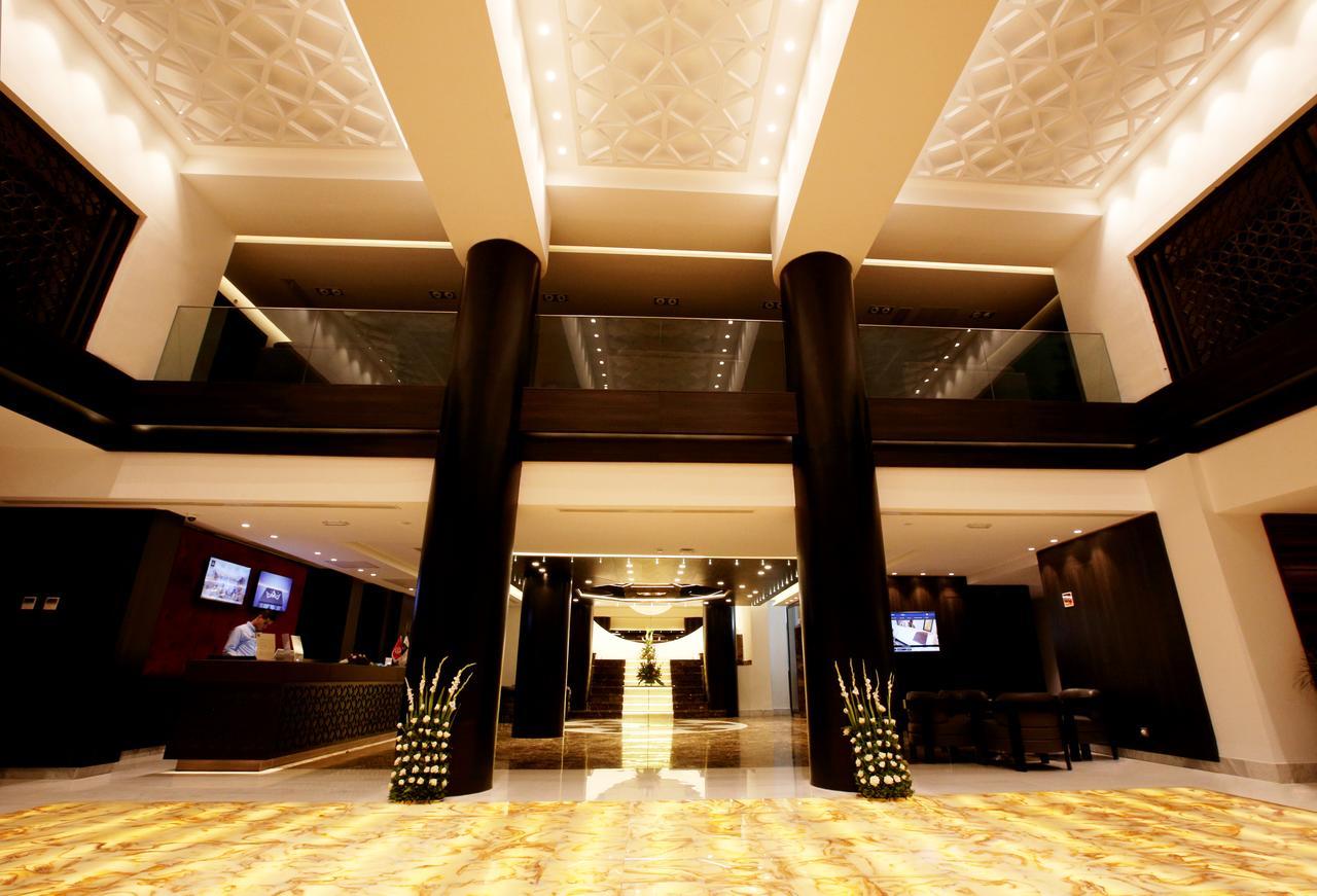 โรงแรมโมเวนพิค สแฟกซ์ Sfax ภายนอก รูปภาพ The lobby of the hotel